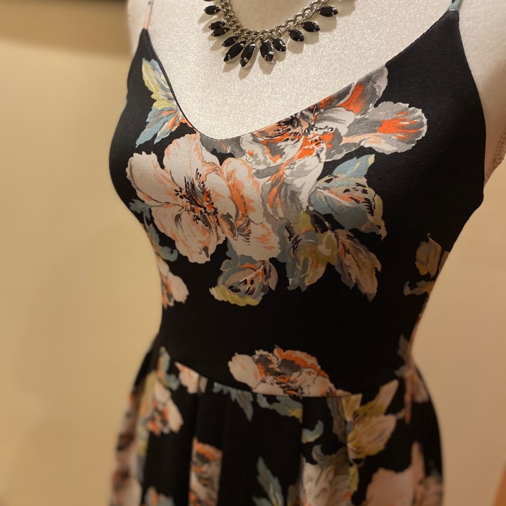 Dress - Picture 11 of 11